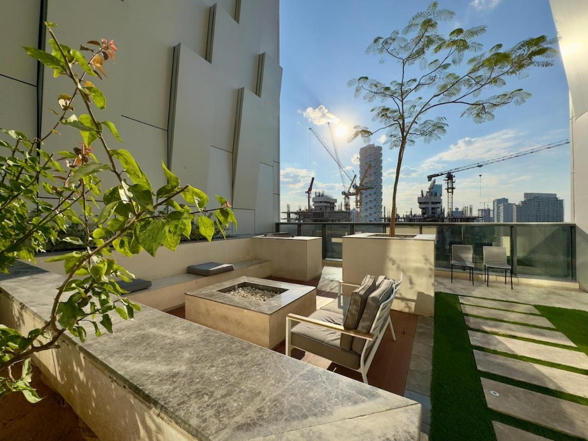 Brand New-fully Furnished Classy In Jvc