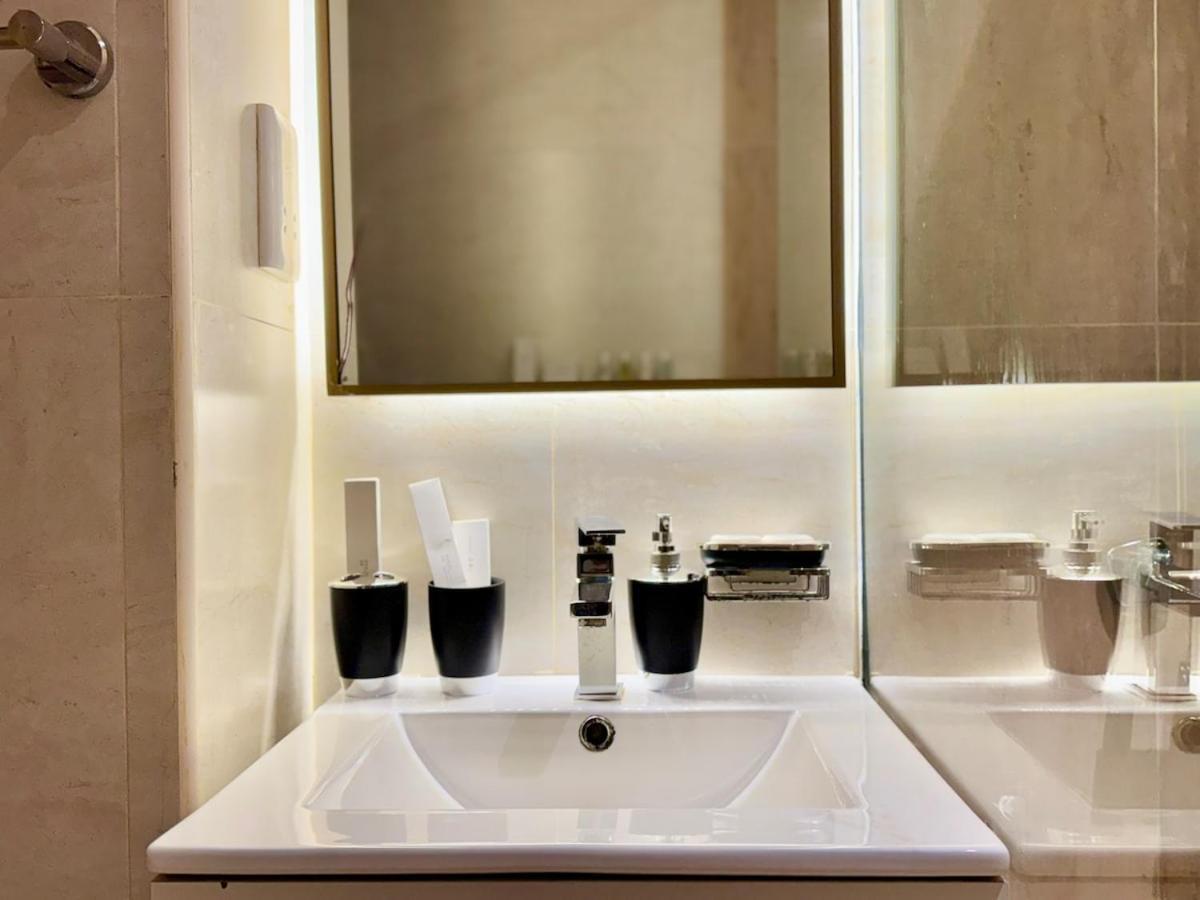 Brand New-fully Furnished Classy In Jvc