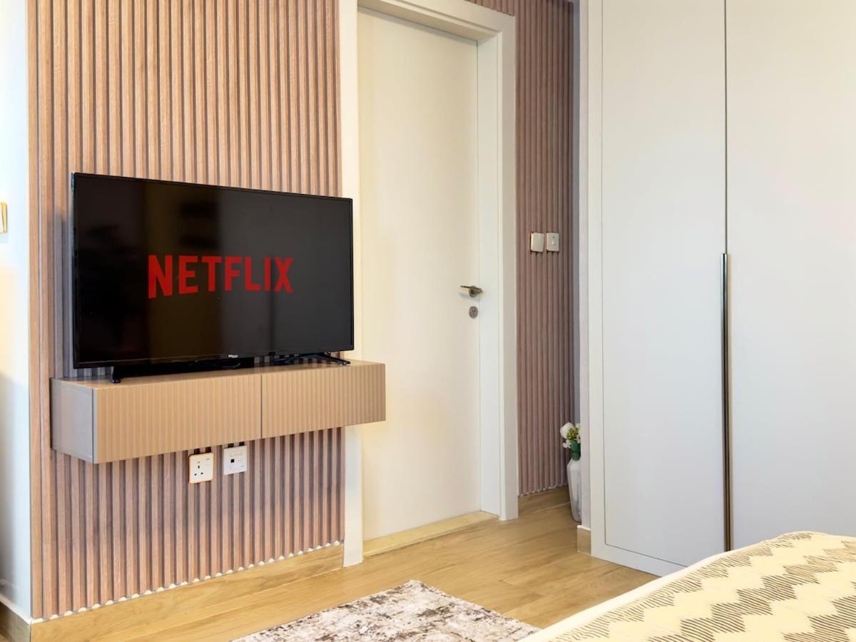 Apartment Brand New-fully Furnished Classy In Jvc