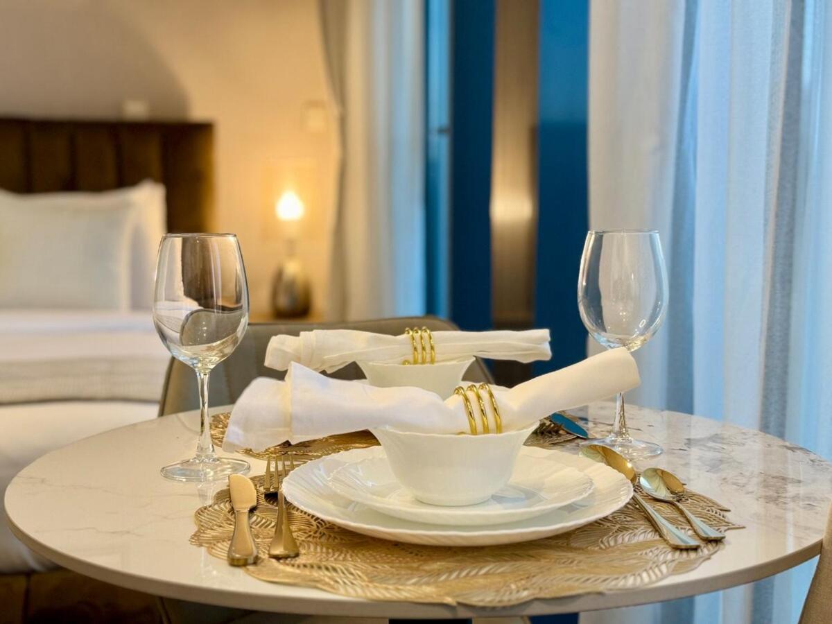 Apartment Brand New-fully Furnished Classy In Jvc