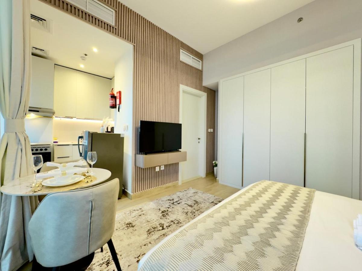 Brand New-fully Furnished Classy In Jvc Apartment